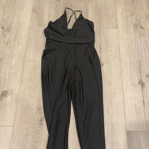 Fashion Nova Jumpsuit Size L